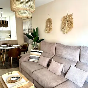 Apartamento Piso Centrico En Calle Luis Vives 1,, Benalmádena